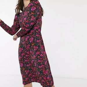 QED London puff sleeve midi dress in floral print